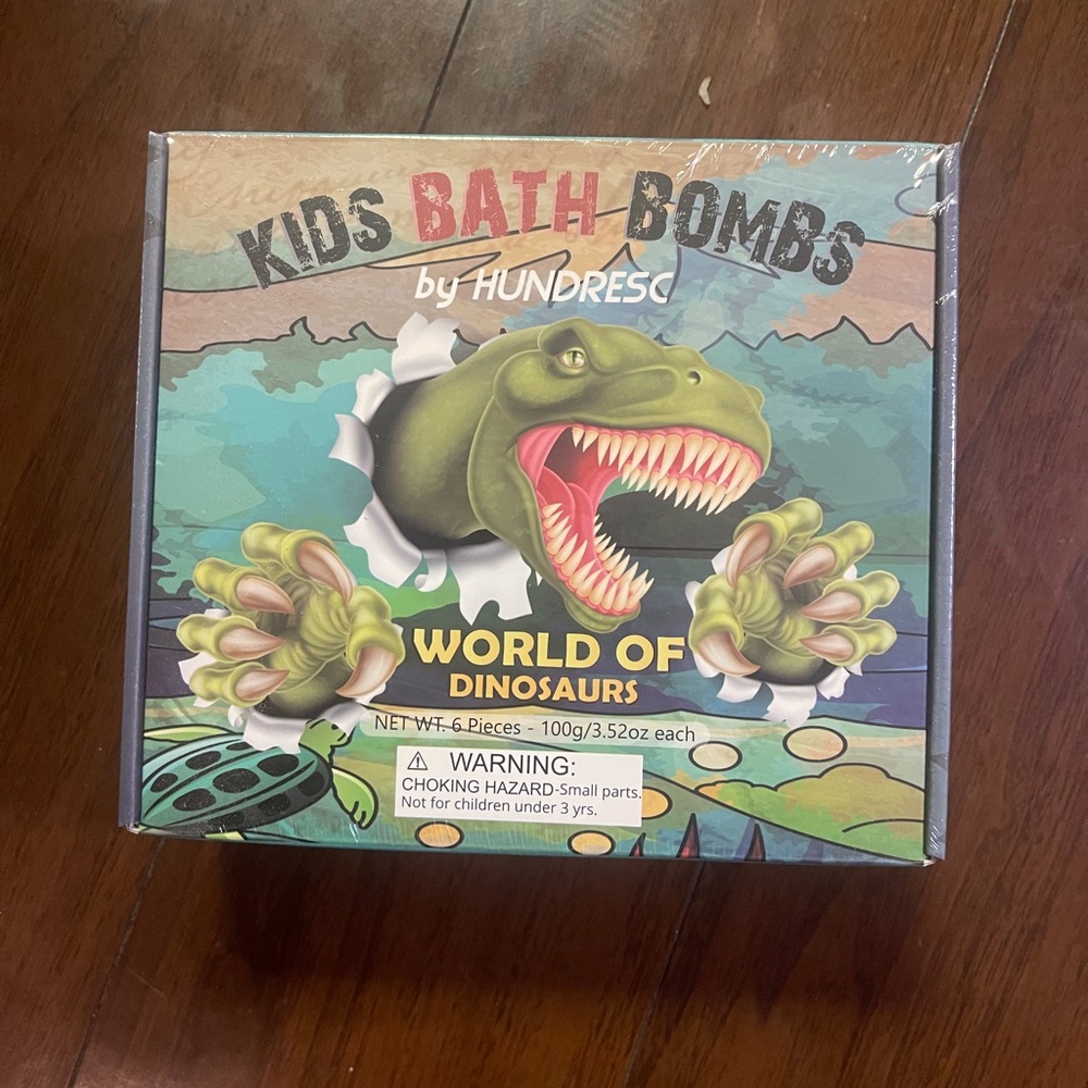 Kids Bath Bombs by - World of Dinosaurs (Green)